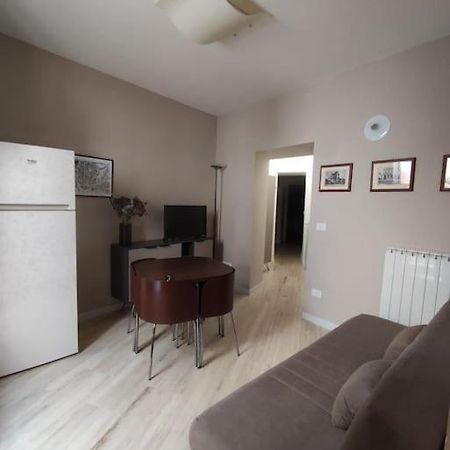 Apartamento Dimora Tra Ciuchi E Poeti LʼAquila Exterior foto