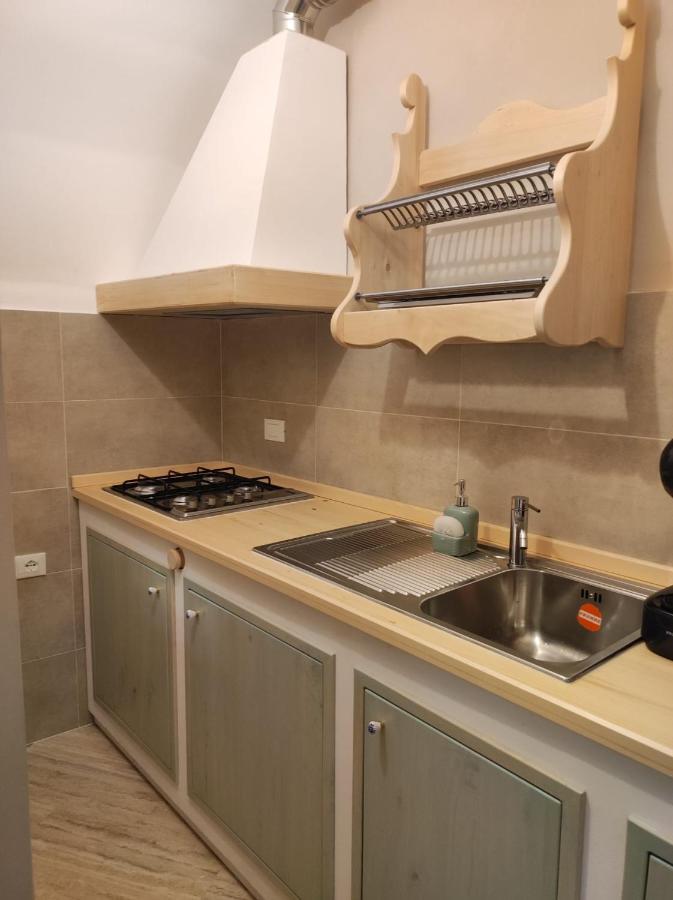 Apartamento Dimora Tra Ciuchi E Poeti LʼAquila Exterior foto